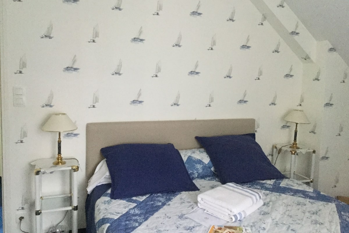 Individually decorated, individually furnished, iron/ironing board