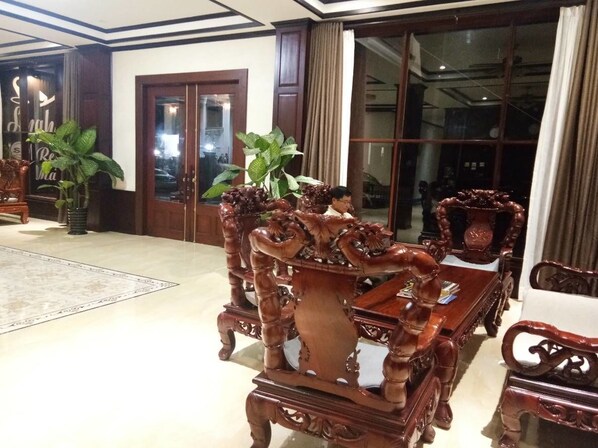 Coin salon dans le hall