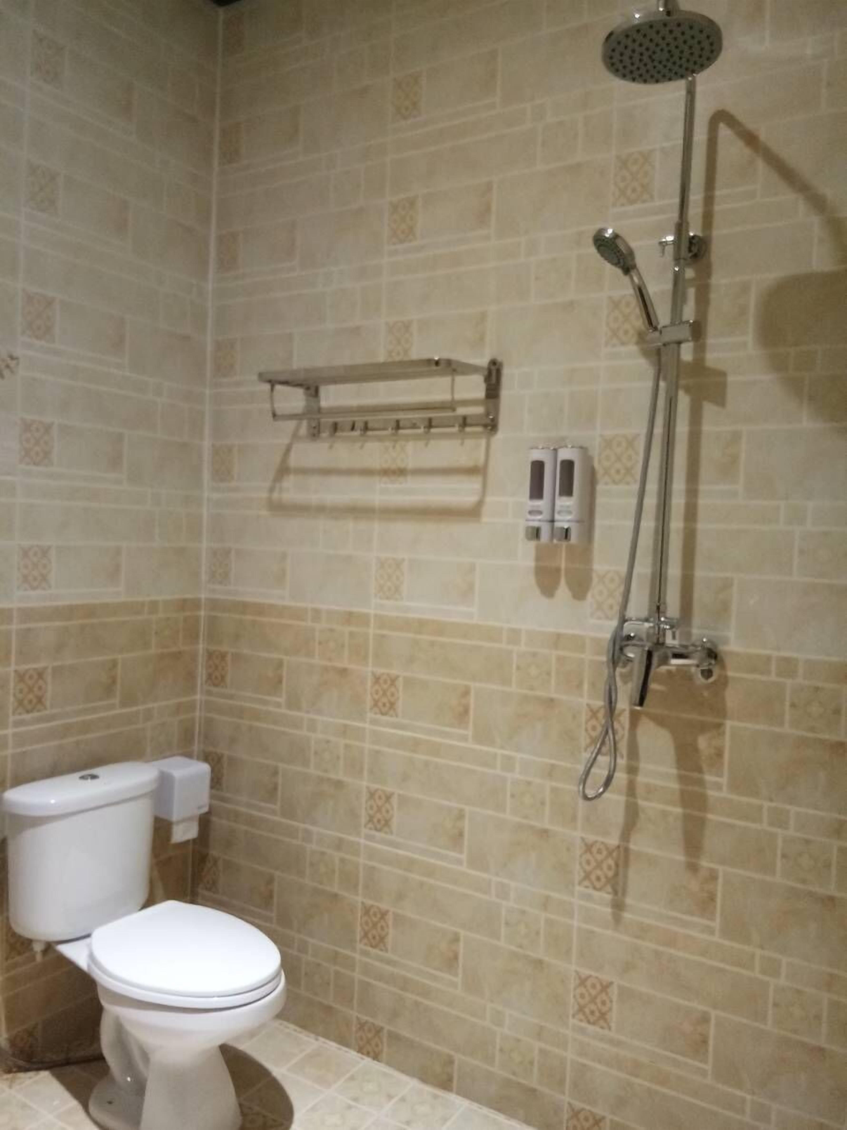 Ilmaiset hygieniatuotteet, tohvelit, pyyhkeet