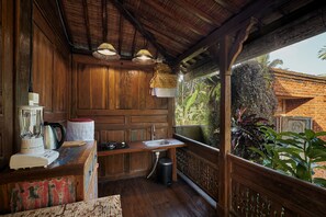 Villa, 1 Bedroom, Private Pool | Private kitchenette | Fridge, microwave, stovetop, electric kettle - Kawan Antique Ubud Villa (Ubud)