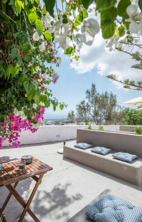 Deluxe Studio, Sea View (Aura) | Terrace/patio
