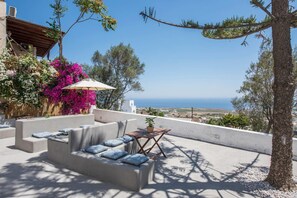 Comfort Suite, Ocean View (Simplicity) | Terrace/patio - Euphoria Suites (Santorini)