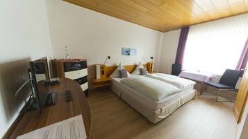Doppelzimmer, 1 King-Bett, Nichtraucher | Allergikerbettwaren, Schreibtisch, Verdunkelungsvorhänge