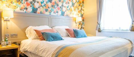 Family Room | Desk, iron/ironing board, free WiFi, bed sheets