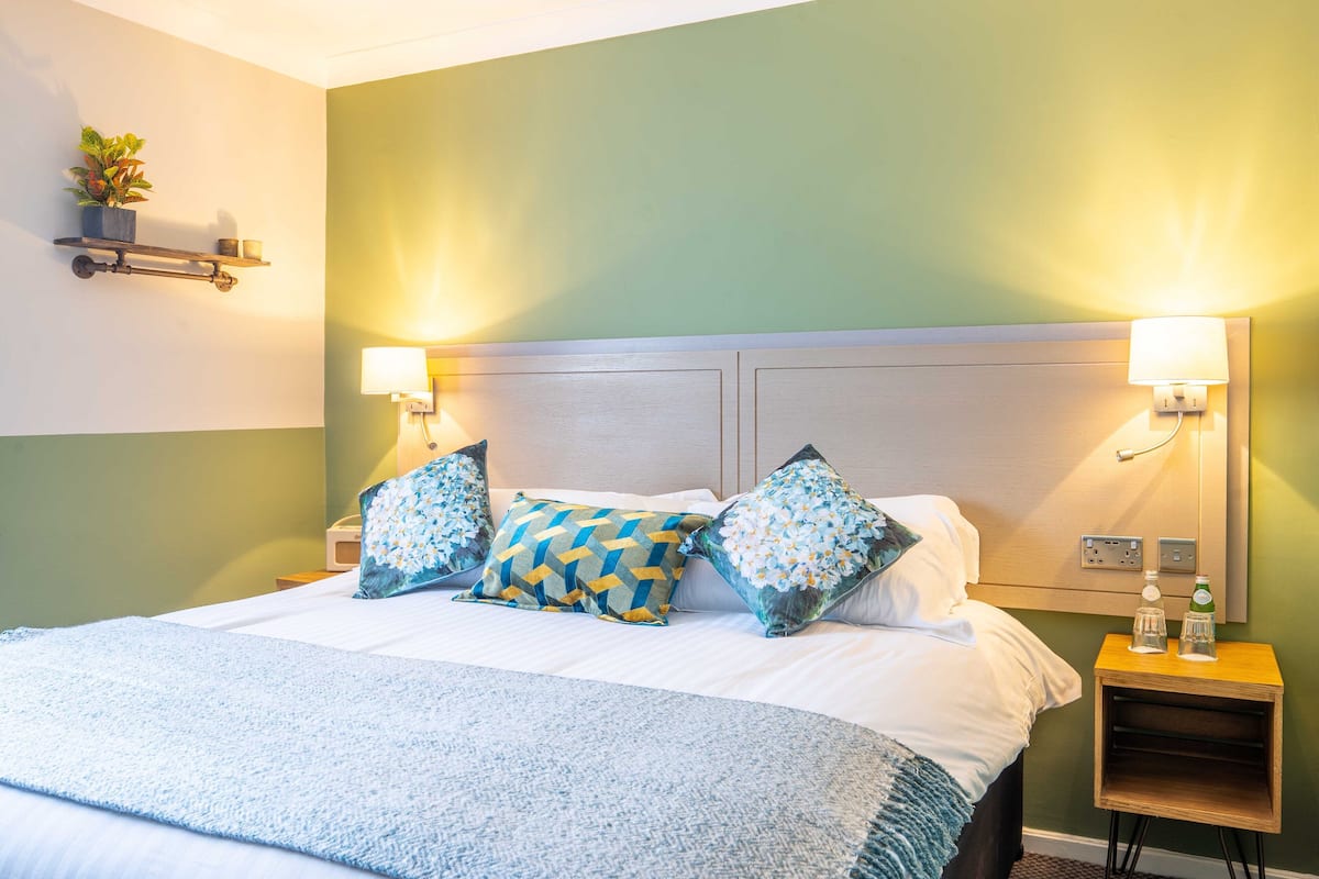 Desk, iron/ironing board, free WiFi, bed sheets