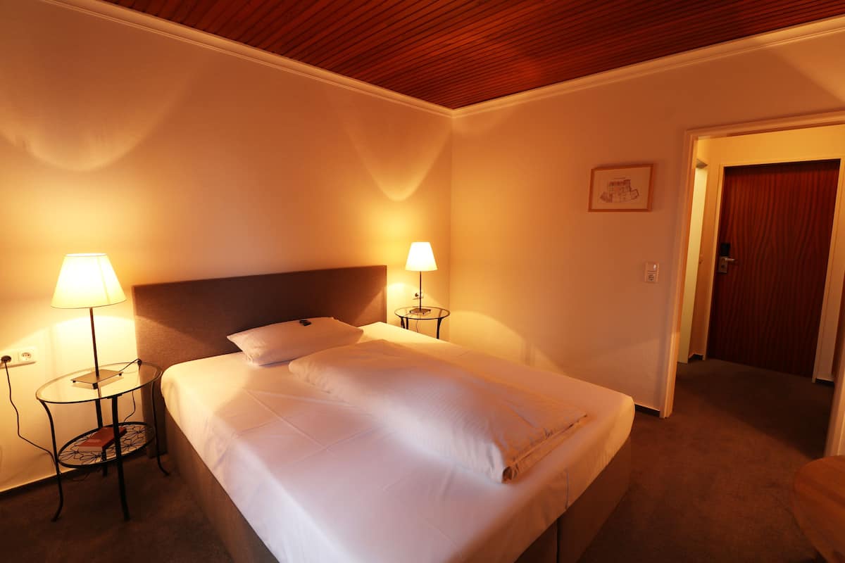 Single Room, 1 Twin Bed, Non Smoking | In-room safe, desk, WiFi (free)