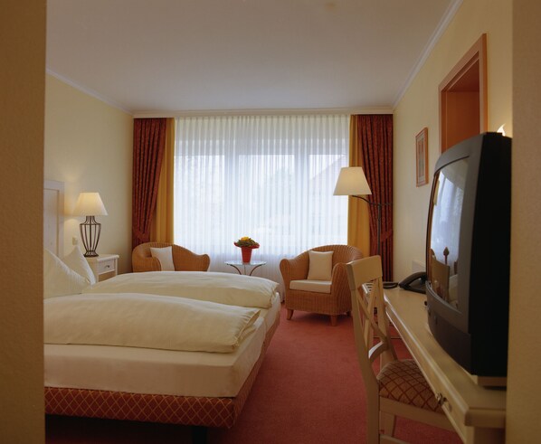 Doppelzimmer, Nichtraucher | Zimmersafe, Schreibtisch, kostenloses WLAN