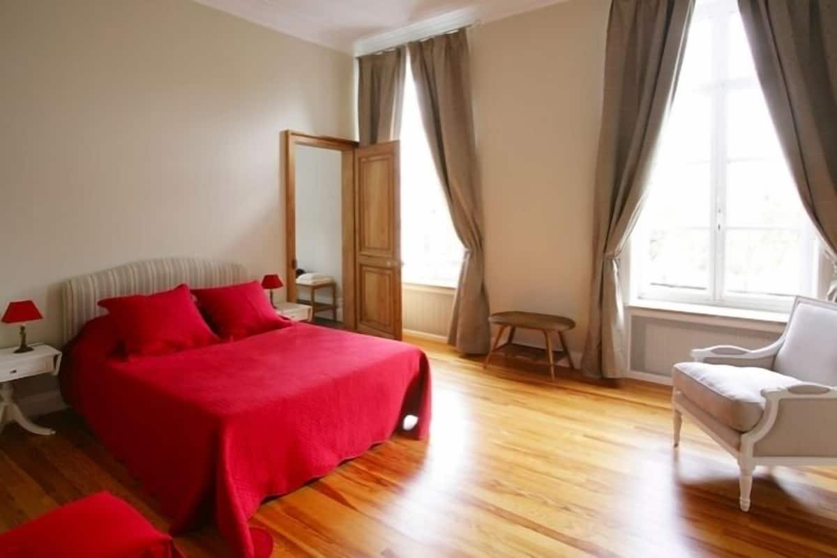 Chambre Double (Au bord de l'eau) | Bureau, lits bébé (gratuits), lits pliants/supplémentaires