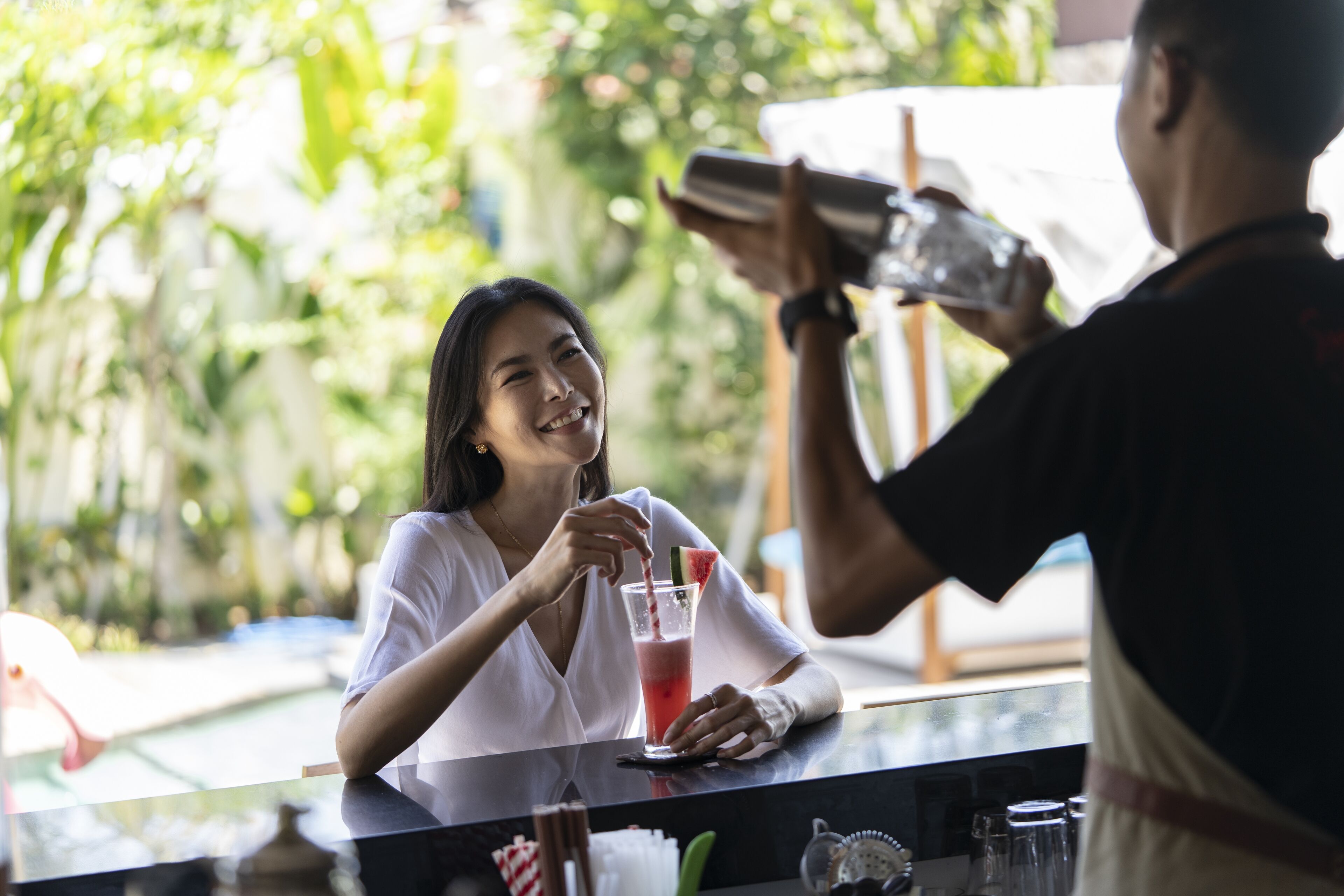 Bar junto a la piscina