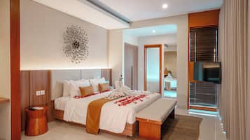 Ropa de cama de alta calidad y caja de seguridad en la habitación