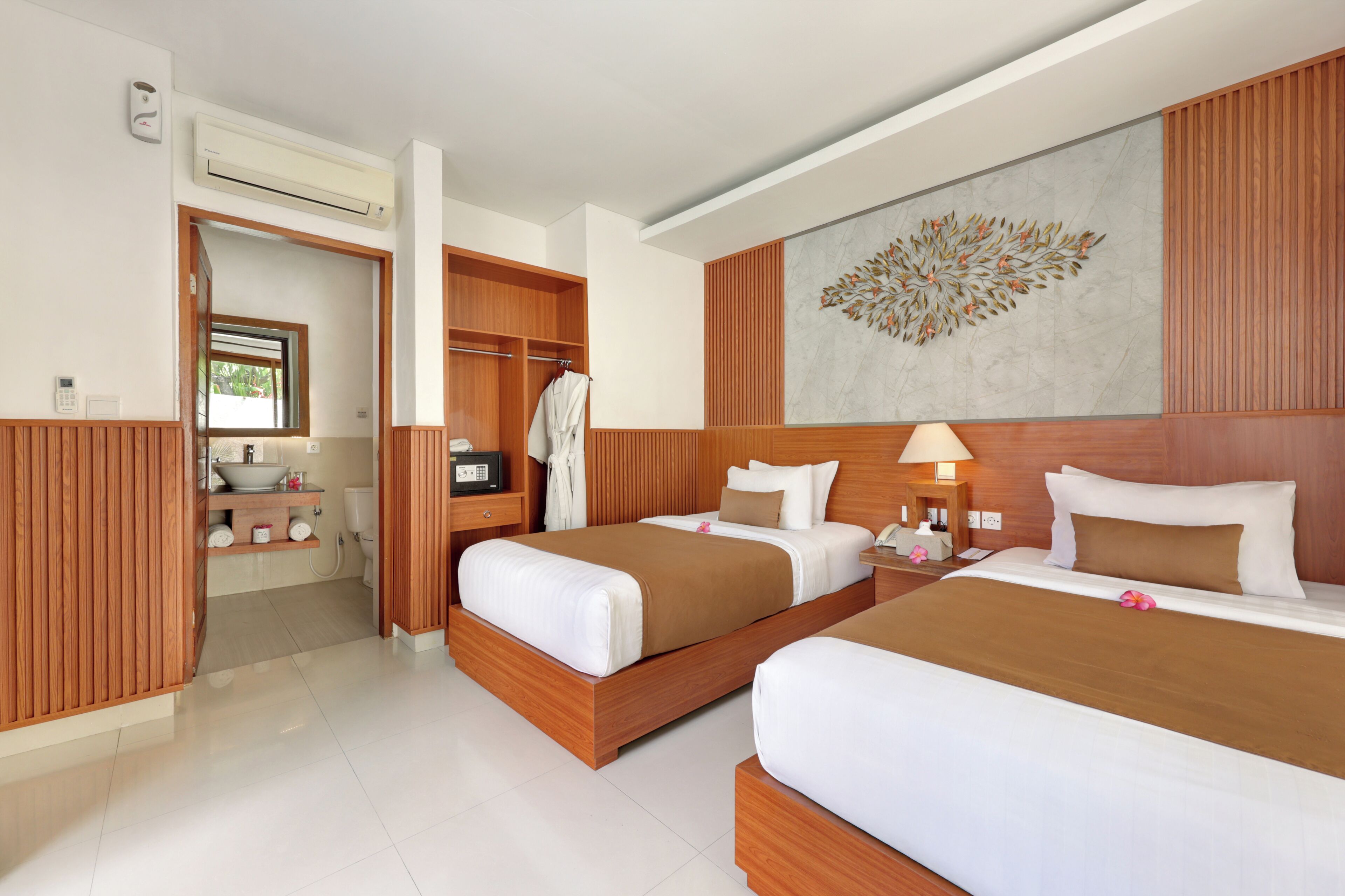 Premium bedding, in-room safe, soundproofing, iron/ironing board