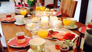 Breakfast buffet - Buchenhof-Nordheide (Gödenstorf)