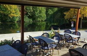 Tägliches kontinentales Frühstück (8.00 EUR pro Person)