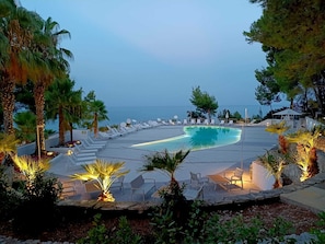 2 outdoor pools, pool umbrellas, pool loungers - Hotel Baia Dei Faraglioni (Mattinata)