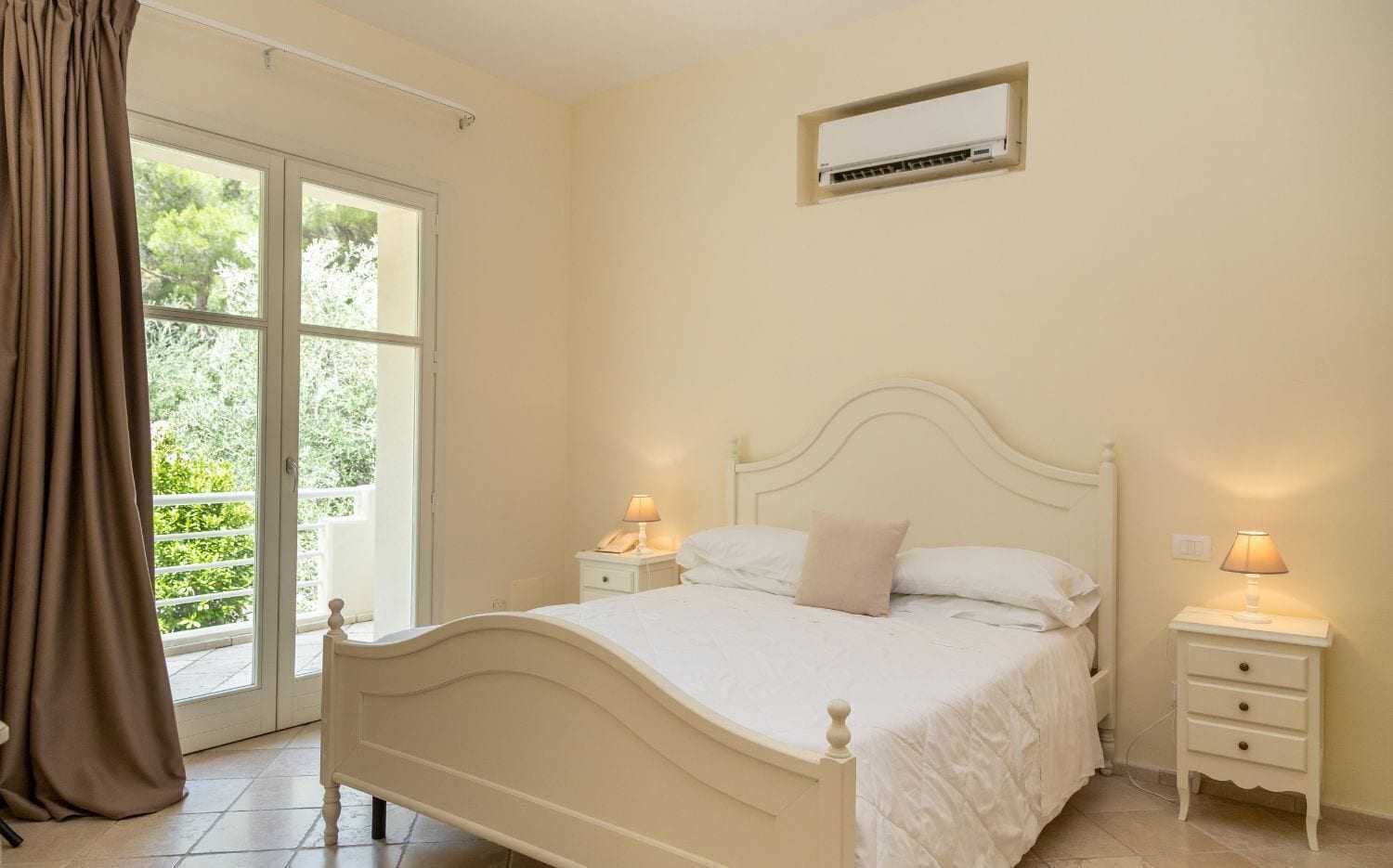 In-room safe, desk, free WiFi, bed sheets