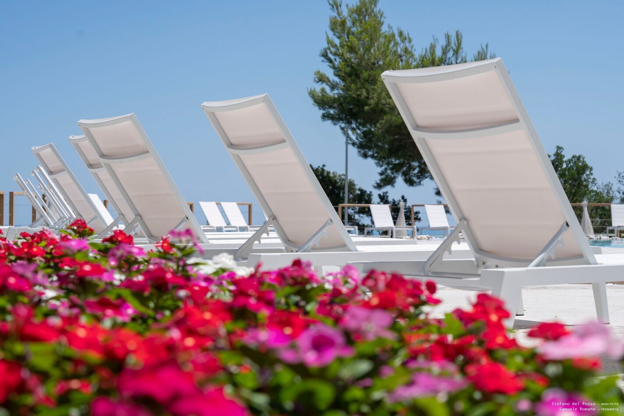 2 udendørs pools, parasoller, liggestole