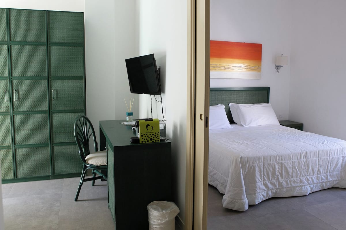In-room safe, desk, free WiFi, bed sheets