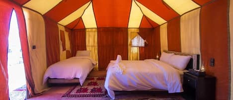 Hypo-allergenic bedding, down comforters, in-room safe, free WiFi