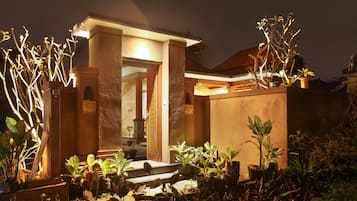 Façade de lâhĂ©bergement - soirĂ©e/nuit
