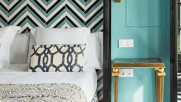 3 bedrooms, Egyptian cotton sheets, premium bedding, down duvets