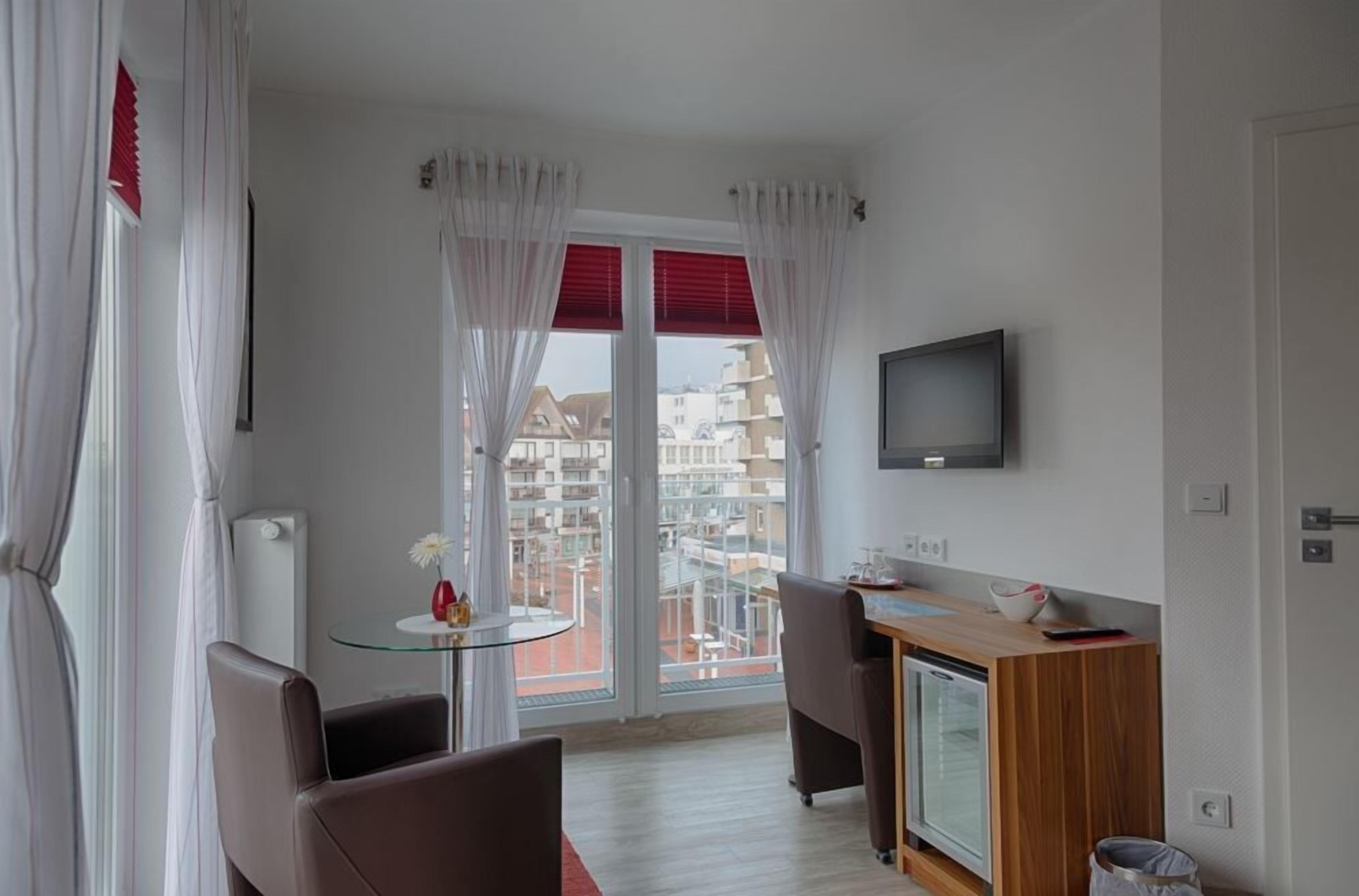 Doppelzimmer (Zimmer 11) | Zimmersafe, Schreibtisch, schallisolierte Zimmer, Zustellbetten