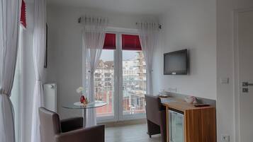 Doppelzimmer (Zimmer 11) | Zimmersafe, Schreibtisch, schallisolierte Zimmer, Zustellbetten