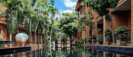 Outdoor pool, pool umbrellas