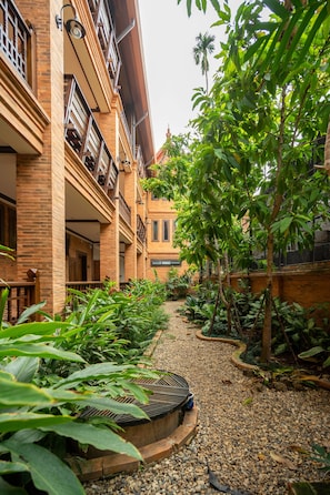Garden - Phor Liang Meun Terracotta Arts Hotel (Chiang Mai)