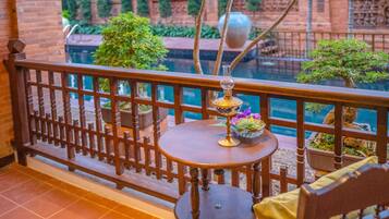 Deluxe Suite, Pool Access - Air purifiers | View from room