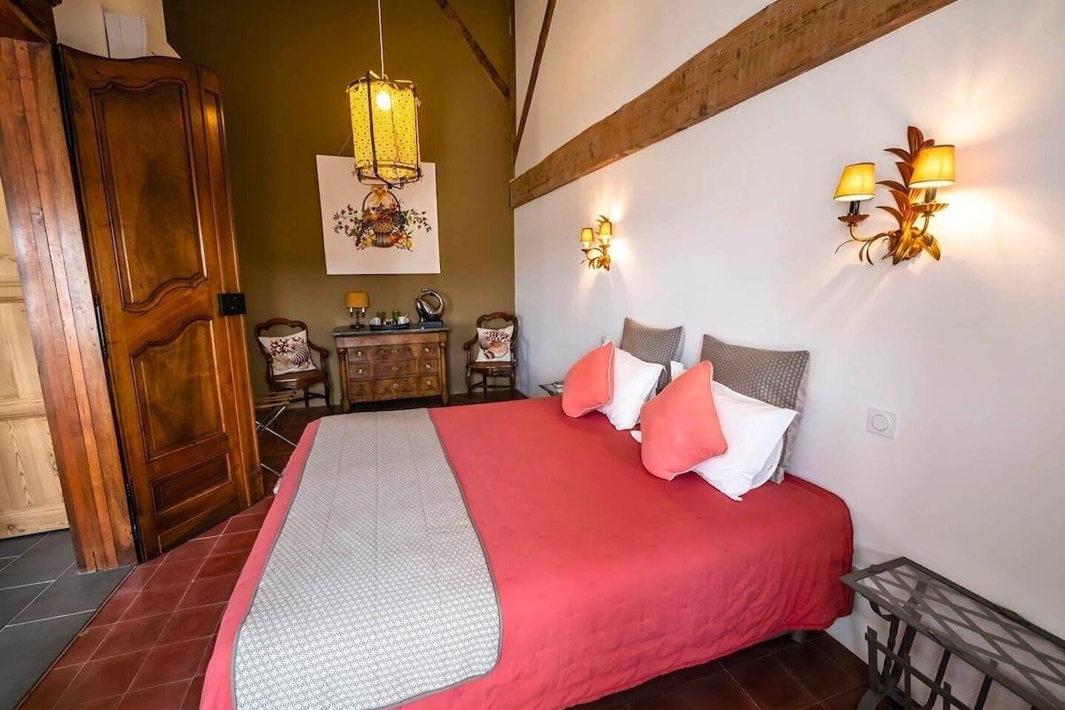 Chambre Double Deluxe, salle de bains attenante, vue jardin (Chambre Foulque)