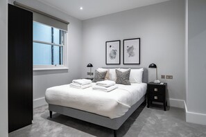 Room - Queensberry Studio (LONDON)
