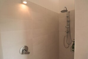 Double Room, Ensuite, Garden View | Bathroom - B&B Limone (San Teodoro)