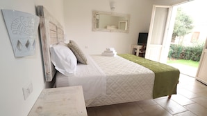 Double Room, Ensuite, Garden View - B&B Limone (San Teodoro)
