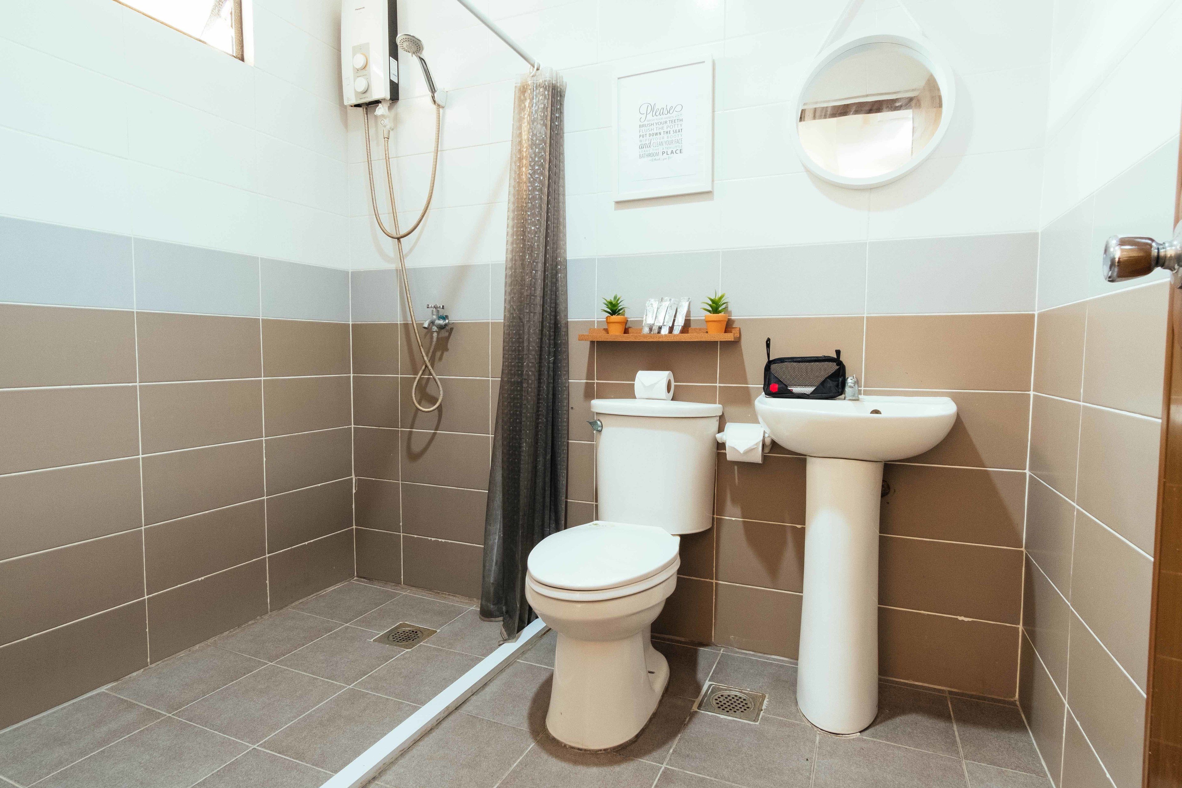 shower, free toiletries, towels