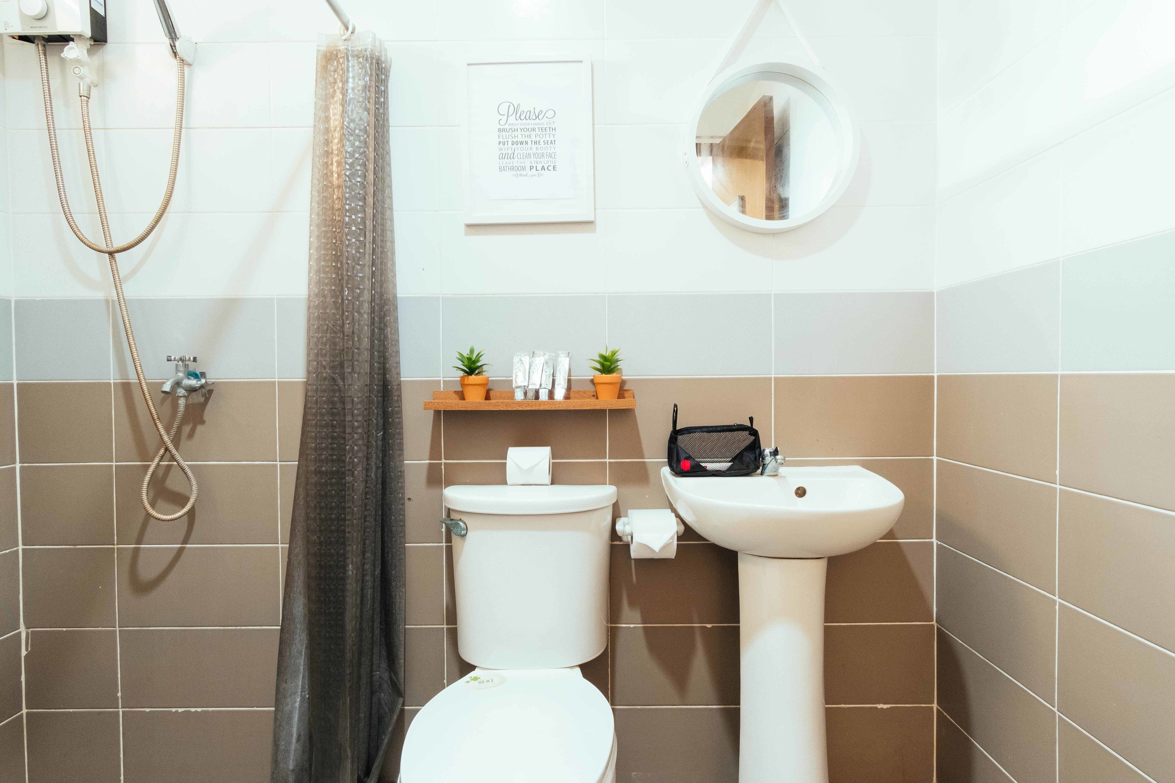 shower, free toiletries, towels