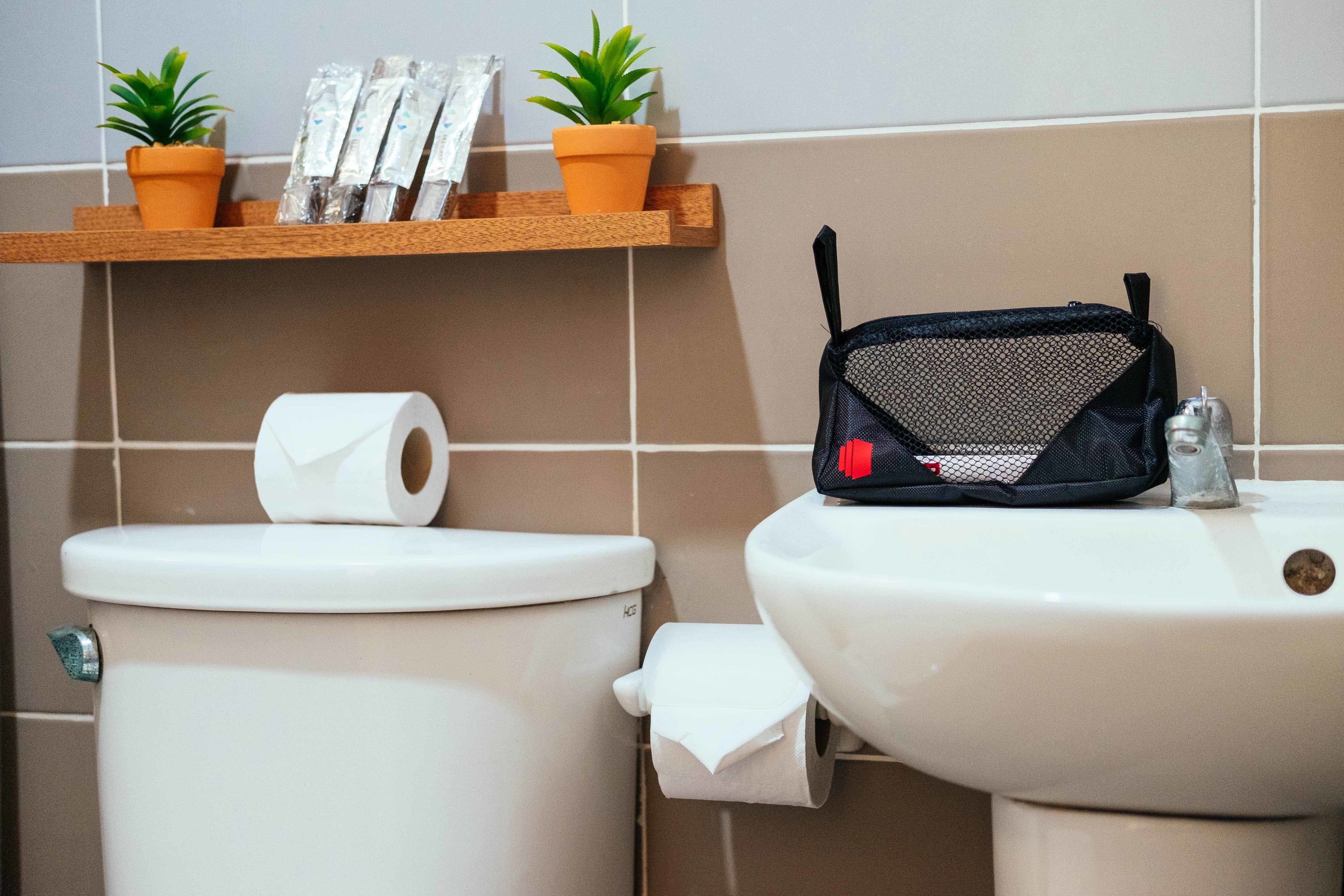 shower, free toiletries, towels