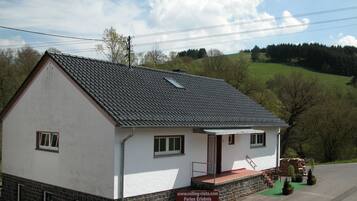 Standard Apartment | Laptop workspace, blackout drapes, soundproofing, free WiFi