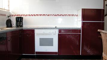 Apartemen Grand (100€ cleaning fee excluded) | Fasilitas dapur bersama | Lemari es, microwave, oven, dan kompor