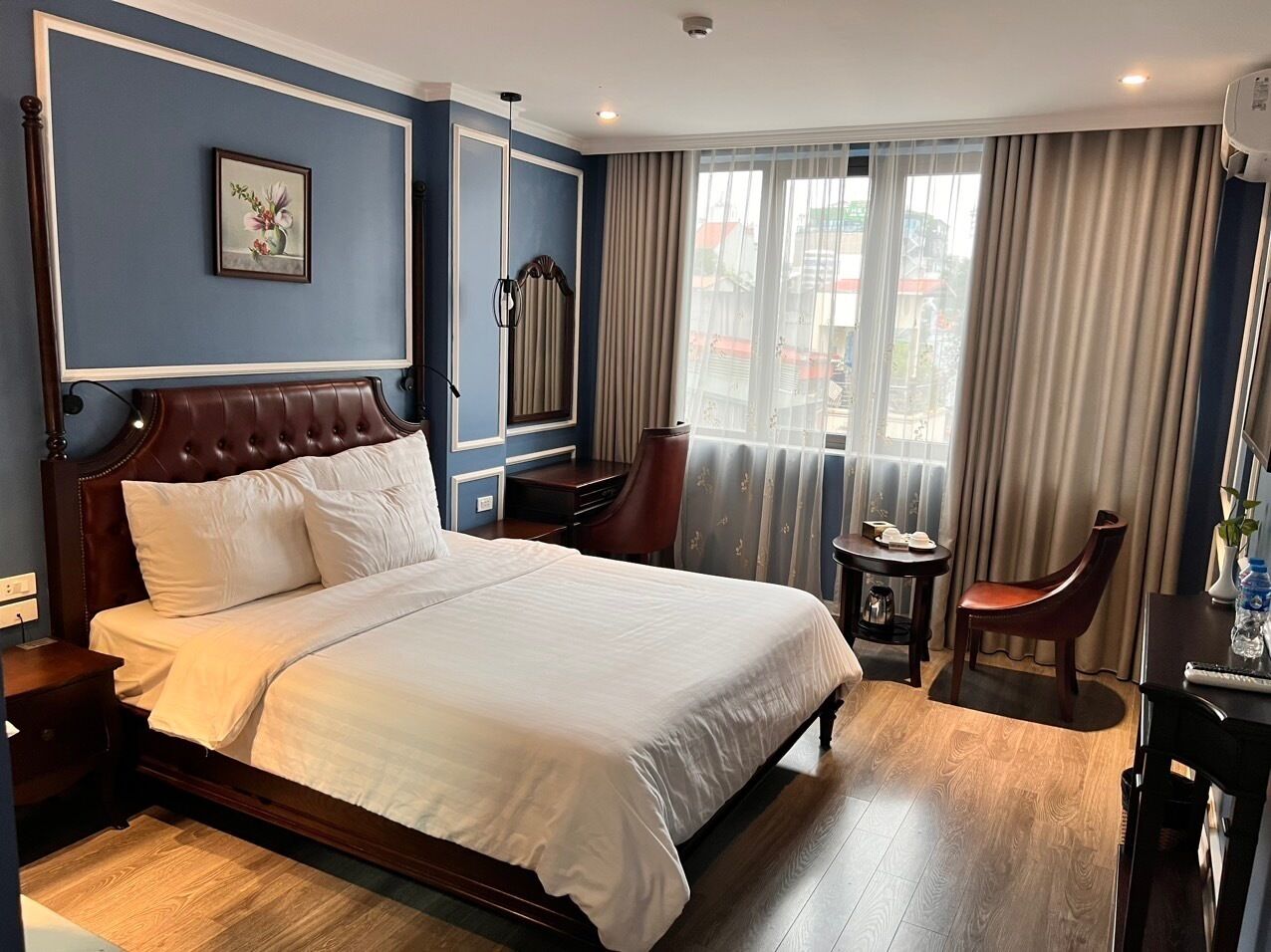 디럭스룸 | 미니바, 객실 내 금고, 책상, 암막 커튼