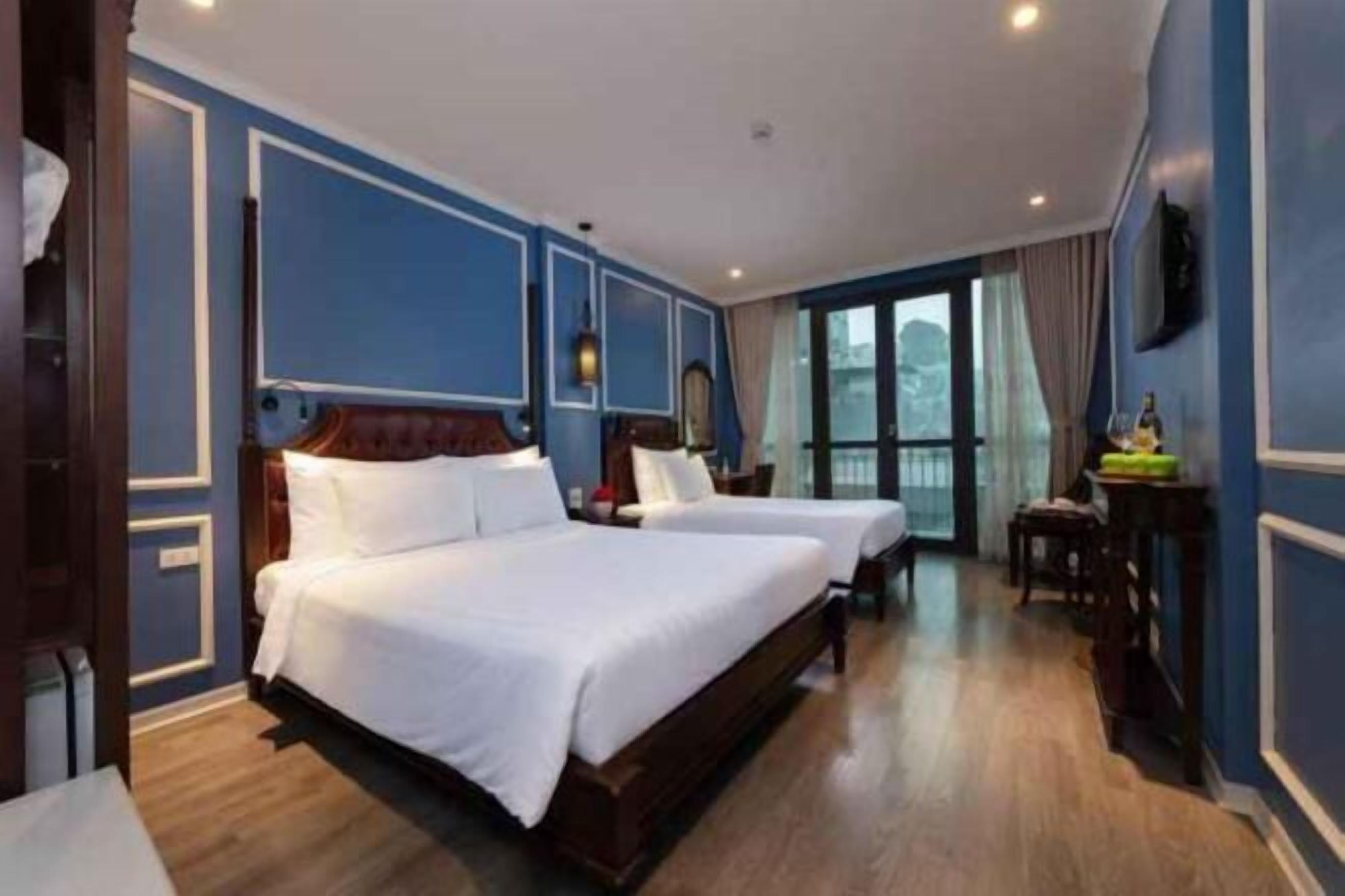 Minibar, két bảo mật tại phòng, bàn, màn/rèm cản sáng 