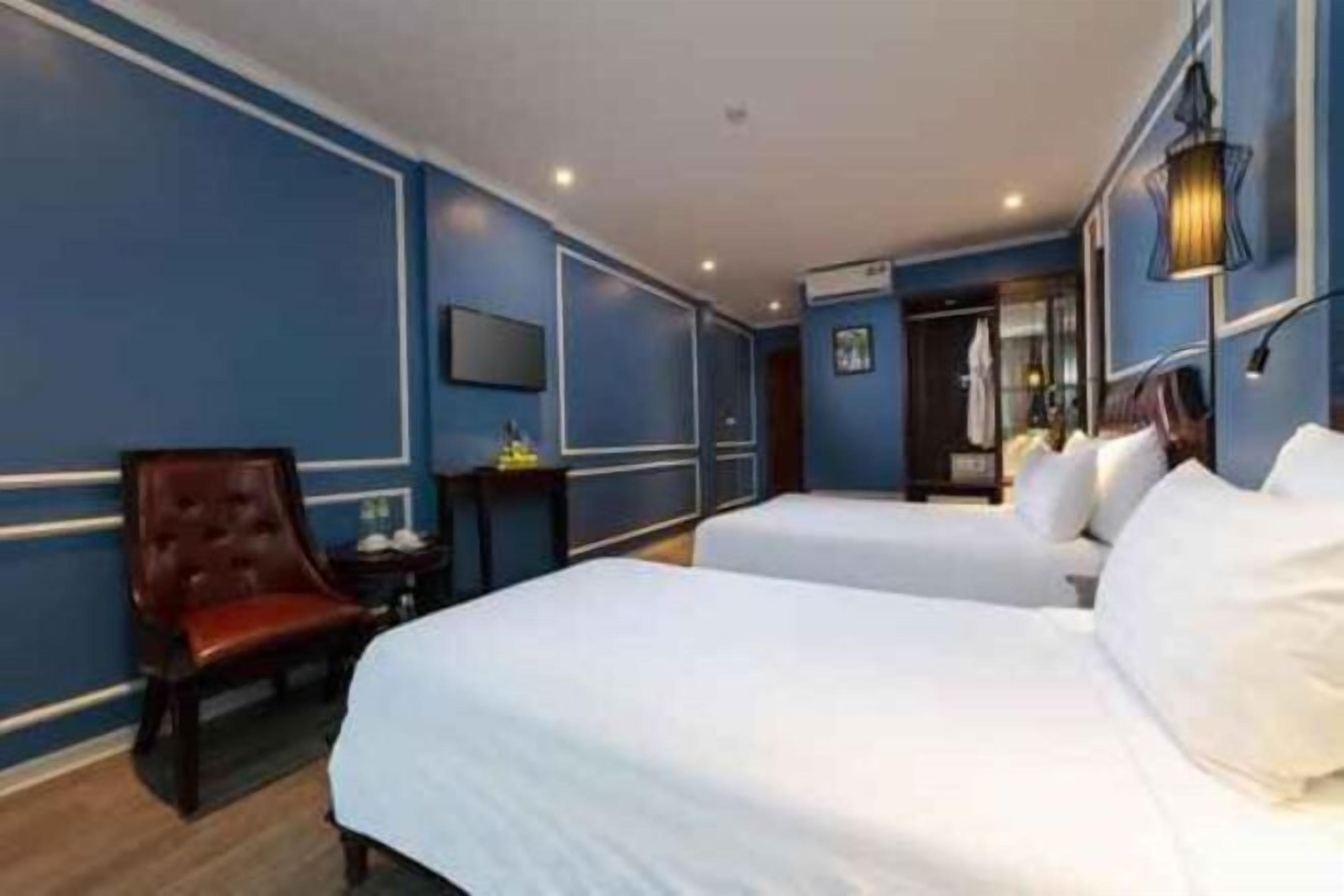 Minibar, két bảo mật tại phòng, bàn, màn/rèm cản sáng 