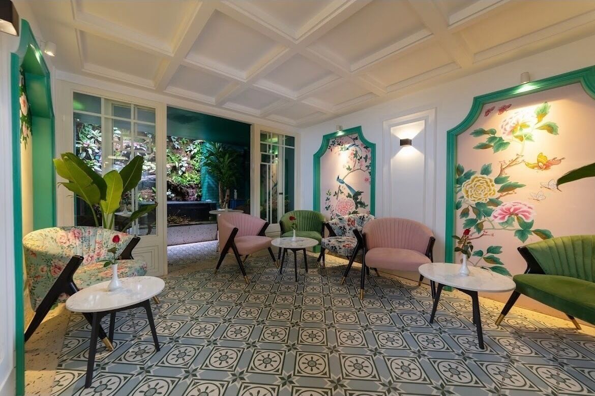 Télévision à écran plat de 30 pouces avec chaînes par câble, télévision