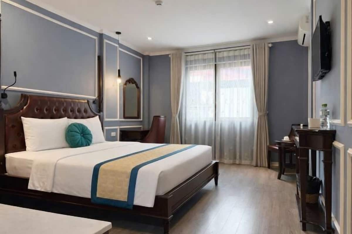 Hochwertige Bettwaren, Minibar, Zimmersafe, Schreibtisch