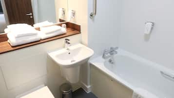 Kombination af bruser/badekar, gratis toiletartikler, håndklæder