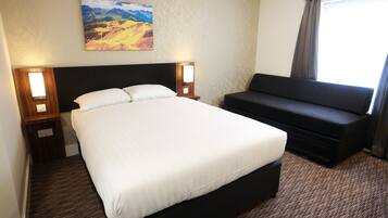 Family Room | Desk, iron/ironing board (on request), free WiFi, bed sheets