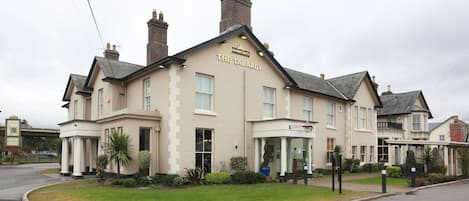 Aparcamiento sin asistencia gratuito