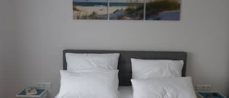 Appartement, 2 chambres, balcon (Tulpe) | Aire de séjour | Téléviseur connecté