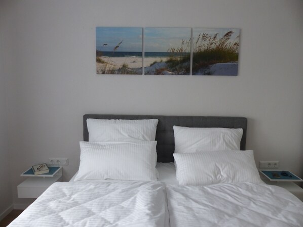 Apartment, 2 Schlafzimmer, Balkon (Tulpe) | Wohnbereich | Smart-TV