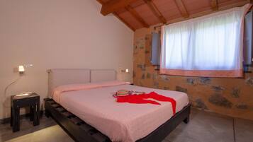 Apartment, 1 Bedroom | Individually decorated, individually furnished, free cots/infant beds