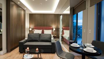 1 quarto, roupas de cama antialérgicas, frigobar, cofres nos quartos